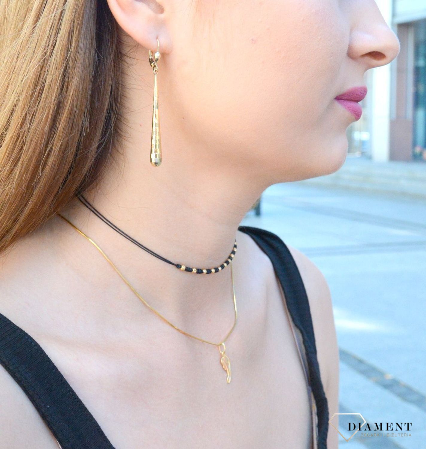 Kolczyki złote pr 333 długie sopelki grawerowane KL 4559 333. Od minimalistycznych zdobień po intensywne i nowoczesne formy. Olśniewające kolczyki wykonane z wysokiej jakości 8-karatowego żółtego złota grawerowane, próba 333.jpg